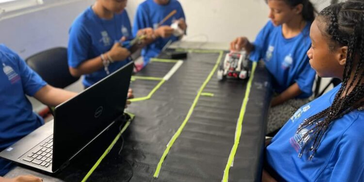 Regional 15 cierra con éxito campamento de Robótica Educativa 2023