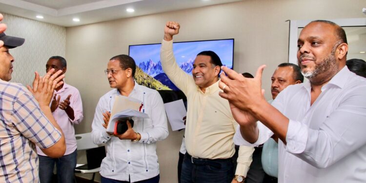 Luis Alberto asegura transformará SDE; califica de ineficiente e irresponsable actual gestión