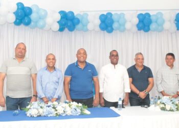 Cientos de personas pasan a filas del PRM