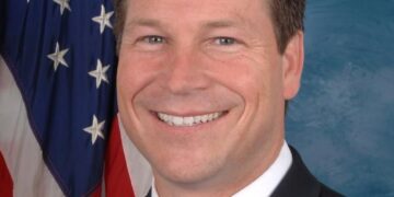 Connie Mack defiende derecho de Donald Guerrero de buscar asesoría y garantizar proceso justo