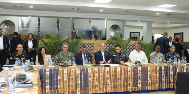 Revelan criminalidad continúa en descenso gracias a labores conjuntas PGR, PN, MIP, MIDE y DNCD