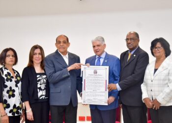Senado reconoce al maestro de música Aquilino Peña Pérez