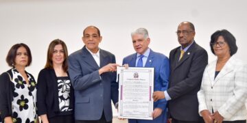 Senado reconoce al maestro de música Aquilino Peña Pérez