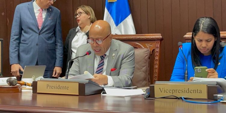 Pacheco informa presidente Abinader convoca a legislatura extraordinaria