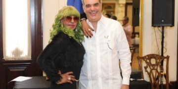 Presidente distingue con la Medalla Presidencial al Mérito Civil a 8 músicos típicos