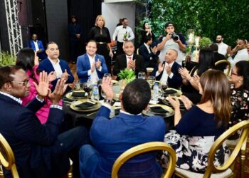 Abel se reúne con empresarios SDE; tratan sobre anticipo, delincuencia y economía