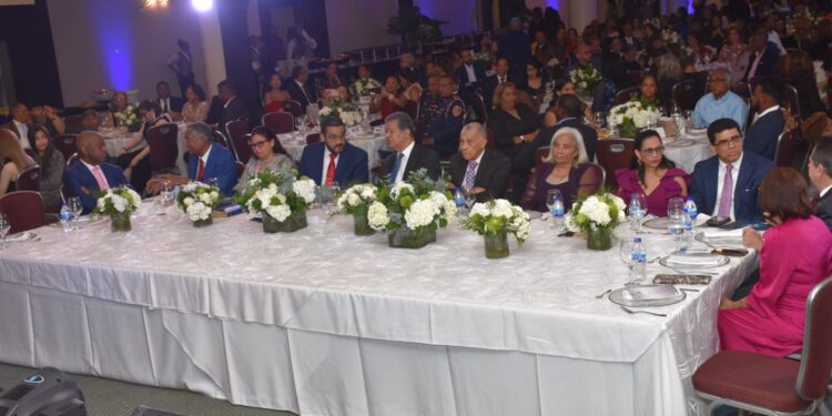La Batalla de la Fe realiza cena de gala como parte de la celebración de su 60 aniversario