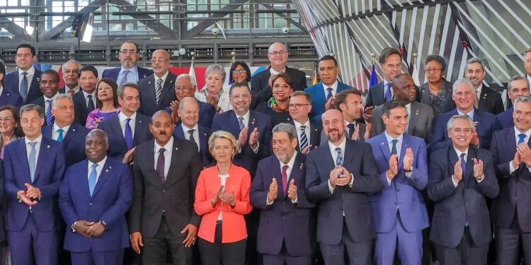 UE y la Celac culminan una cumbre histórica y de beneficio bilateral