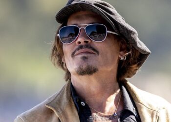 Johnny Deep preocupa por su salud; lo encuentran desmayado en hotel
