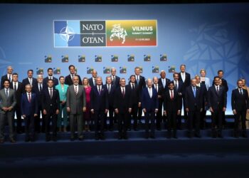 La OTAN comienza cumbre clave para el apoyo a Ucrania y apuntalar su disuasión y defensa