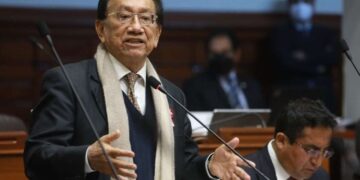 Diputado peruano defiende “relaciones sexuales” con niñas