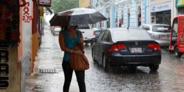Chubascos aislados por onda tropical, según Meteorología
