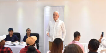 Ministro de Trabajo exhorta a jóvenes aprovechar oportunidades de las ferias y jornadas de empleo