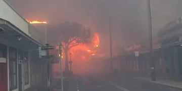 Al menos 55 muertos y miles de personas sin hogar por los incendios en Hawái