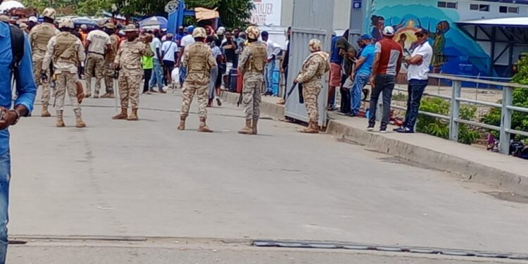 CESfront paraliza el paso en Dajabón