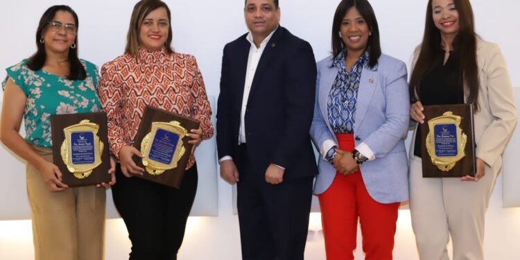 Centro de Gastroenterología  celebra “Día Nacional del Médico”