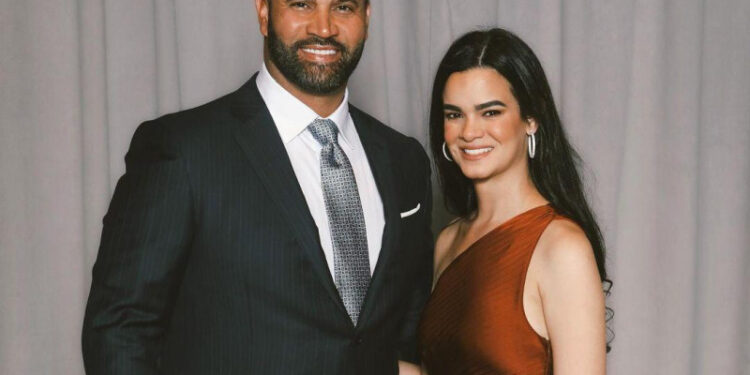 A ley de días para la boda de Albert Pujols y Nicole Fernández