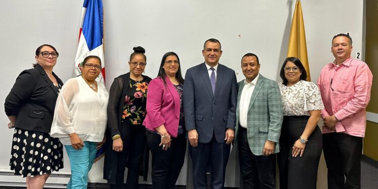 Presidente de la JCE encabeza en EE. UU. misión que supervisa servicios y organización del voto