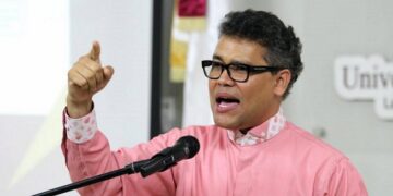 Líderes evangélicos llaman abiertamente a votar por Carlos Peña