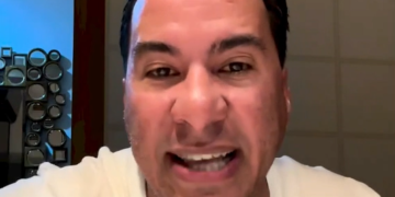 Cristian Casablanca responde abogado que lo señala en caso Gavilán: “Animal, bestia”