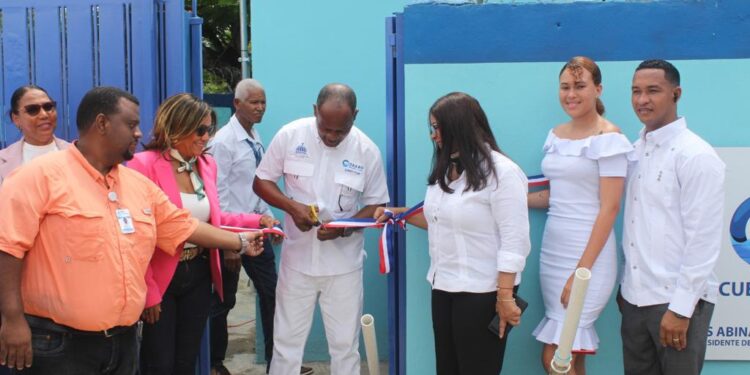 Enadom y CORAABO inauguran el primer acueducto en la comunidad La Malena, Boca Chica