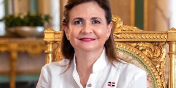 Helicóptero en que se desplazaba la vicepresidenta aterriza por precaución