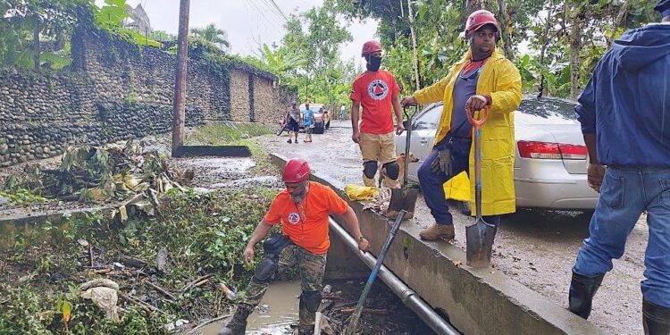 Tormenta Franklin: Defensa Civil realiza labores preventivas previo al paso del fenómeno