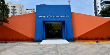 Primer día de la Feria del Libro con una extensa agenda literaria y artística