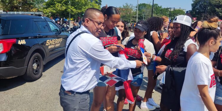 ONDA participa con éxito en actividades conmemorativas al Desfile Dominicano en Boston