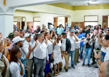 Unidad Externa con Luis juramenta exaspirante a Alcalde del PLD en Hato Mayor