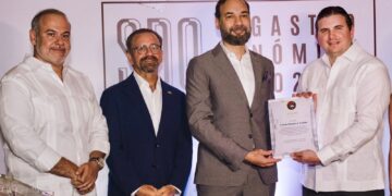 ADERES reconoce a Andrés Marranzini por sus aportes al sector gastronómico de RD