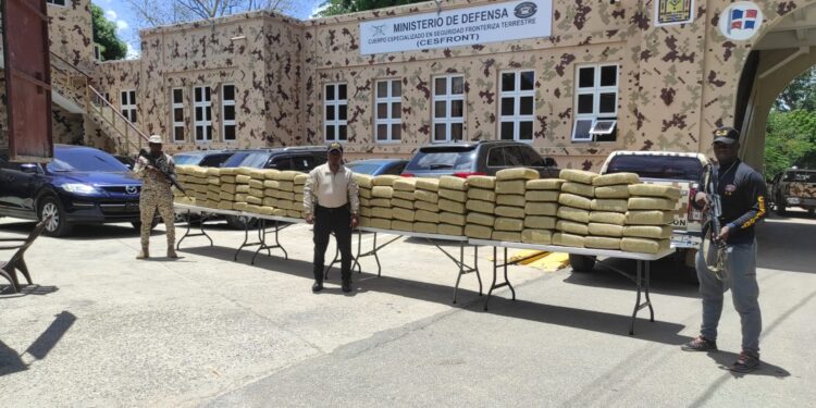 CESFronT y DNCD ocupan mil libras de marihuana en Dajabón
