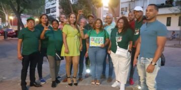 Precandidata a diputada de Ultramar por FDP juramenta  decenas de dominicanos en Madrid