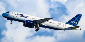 Amenaza de bomba provoca suspensión vuelo en JetBlue
