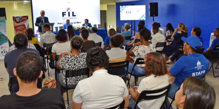 La Feria del Libro ofrece un jueves con variadas actividades para toda la familia