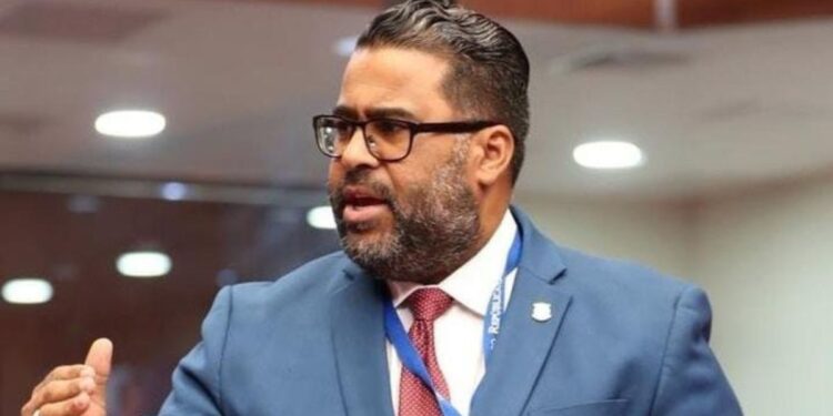 Senador de San Cristóbal aboga por la necesidad de que se apruebe ley de bomberos
