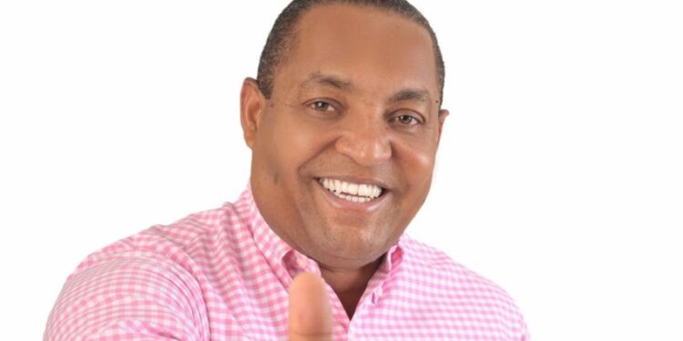 Alcaldía de Santo Domingo Oeste realiza trabajos preventivos en cañadas para evitar inundaciones