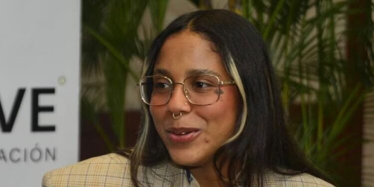 Tokischa llega por primera vez a Ecuador y así le reciben sus fans y la prensa