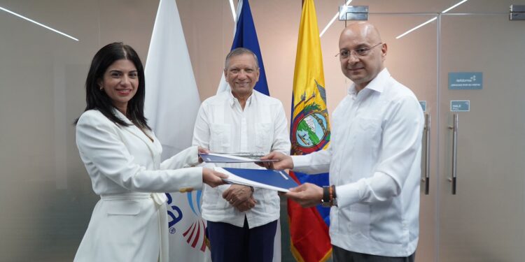 Refidomsa suscribe acuerdo de cooperación energética con Petroecuador