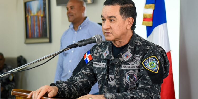 Mayor general Alberto Then encabeza primer encuentro sobre el importante valor de la transformación policial