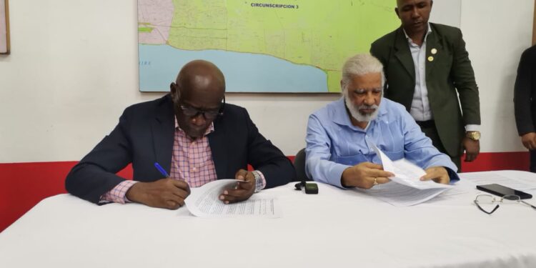 Fenatrano y Asonaemtra firman acuerdo para defender derechos adquiridos de transportistas en corredor de la Charle de Gaulle