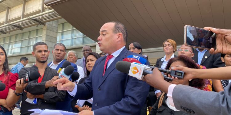 Colegio de Abogados somete funcionarios por presuntas irregularidades