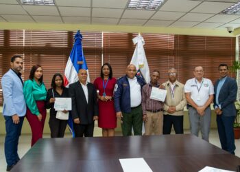 ASDE indemniza familiares de bombero fallecido