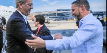 Presidente Abinader llega a NY para participar en el desfile dominicano