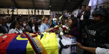 Ecuador despide a Villavicencio entre confusión y el pesar de un crimen político