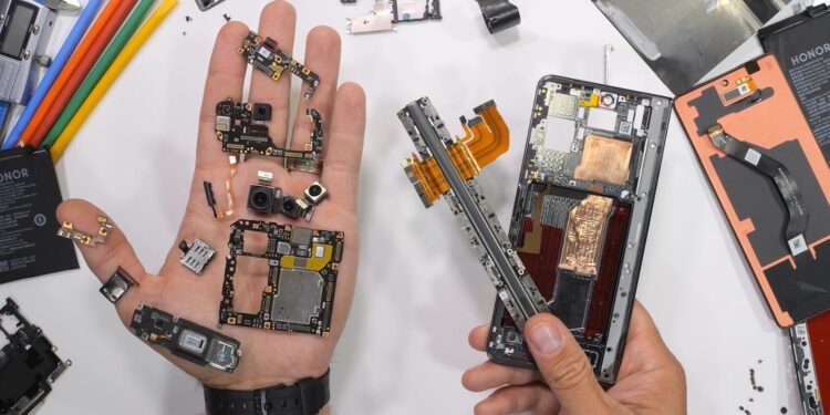JerryRigEverything revela la avanzada tecnología dentro del siguiente smartphone plegable de HONOR