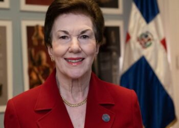 Embajadora Sonia Guzmán calificó como positiva que la FDA niegue derecho a restringir el comercio de cigarros