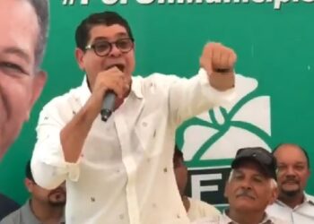 Comunitarios respaldan Aquilino Serrata para Alcaldía SDO