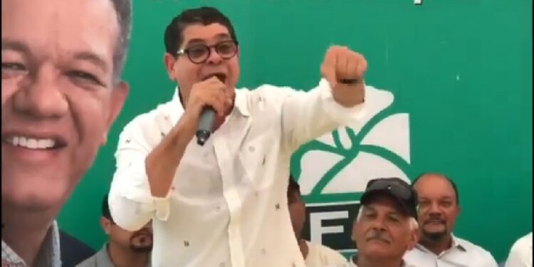 Comunitarios respaldan Aquilino Serrata para Alcaldía SDO