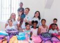 Fundación Dr. Milton Herrera sorprende a niños de Bayona con entrega de útiles escolares